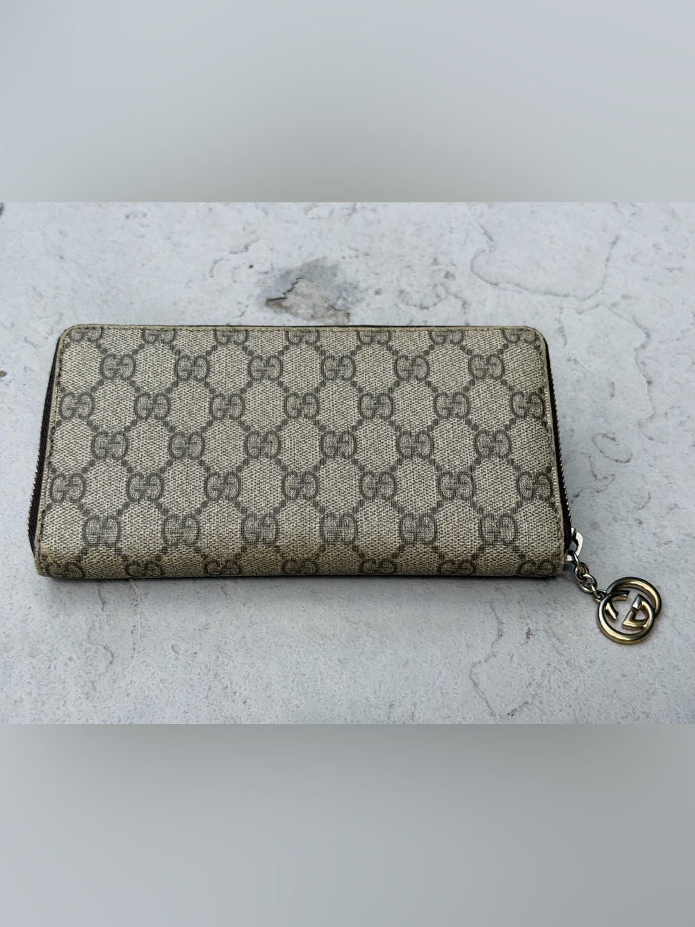 Gucci Beige GG Supreme Canvas Continental Wallet